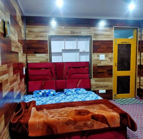 Pensió Reshi Guest House