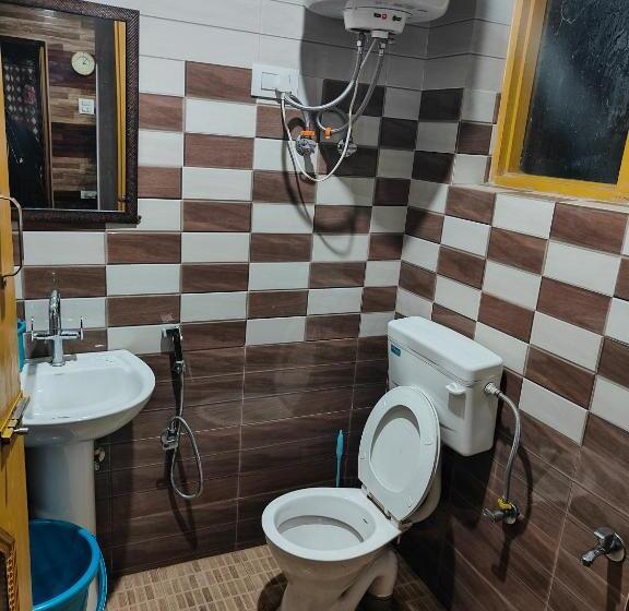 Pensió Reshi Guest House