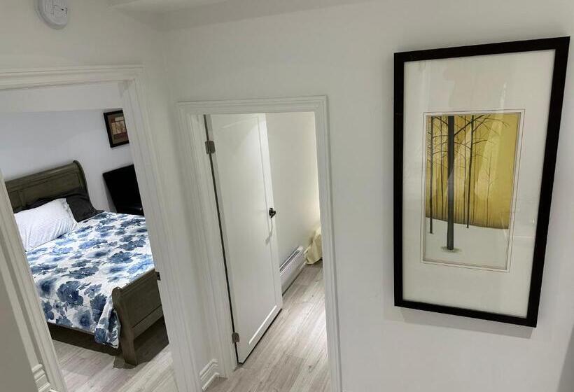 Pensionat Double Bedroom On Up Or 3 Bedrooms In Basement Near Eglinton Subway Station