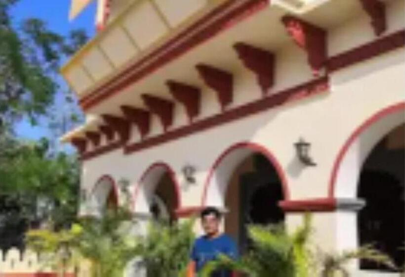 Rajgadhh Palace Resort ,dhaniyana