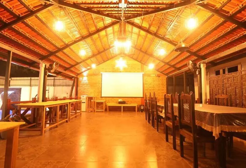 Lomakeskus Athulya Villa  Leisure And Luxury Villas From Embeholidays