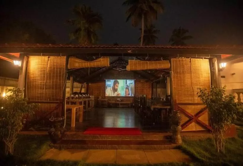 Lomakeskus Athulya Villa  Leisure And Luxury Villas From Embeholidays