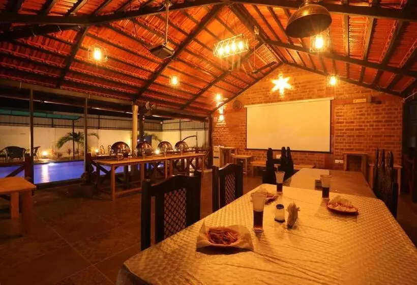 Lomakeskus Athulya Villa  Leisure And Luxury Villas From Embeholidays