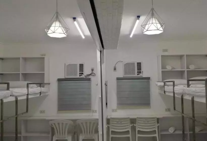 Ervoruto Hostel 23 Makati