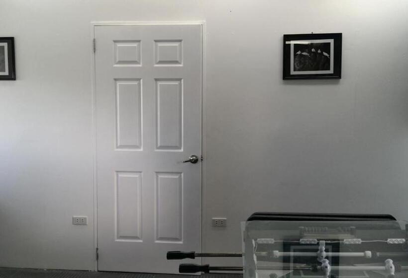 Ervoruto Hostel 23 Makati