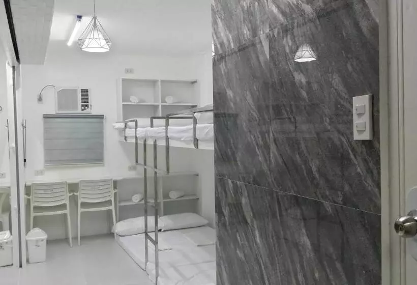 Ervoruto Hostel 23 Makati