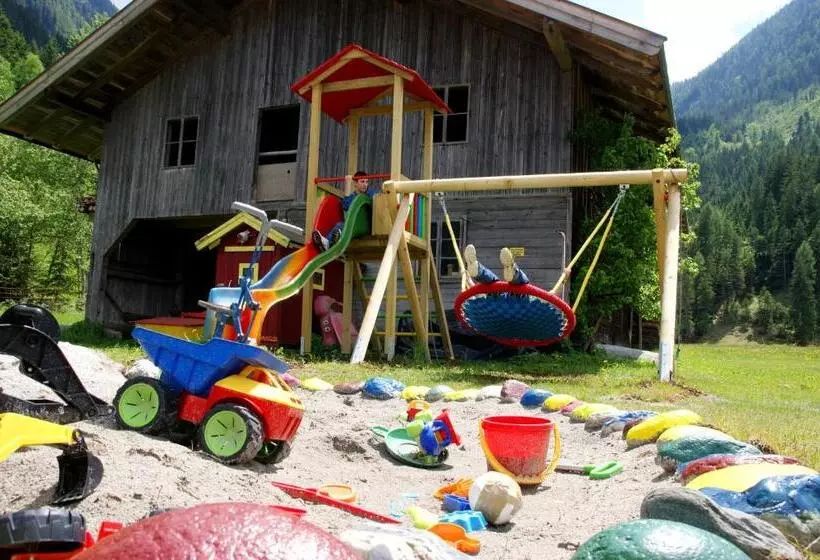 ユースホステル Gasthof Schütthof