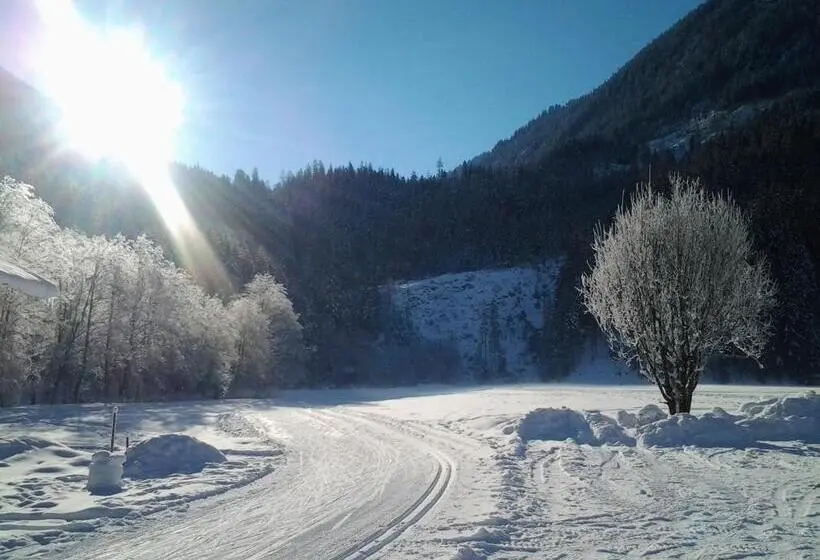 ユースホステル Gasthof Schütthof