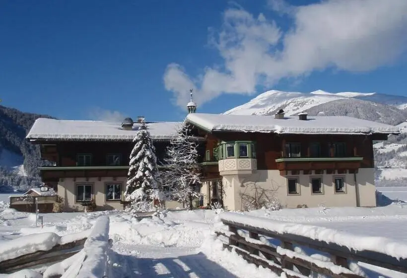ユースホステル Gasthof Schütthof