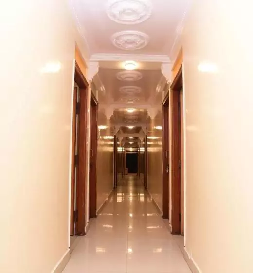 ホテル Ajantha Palace