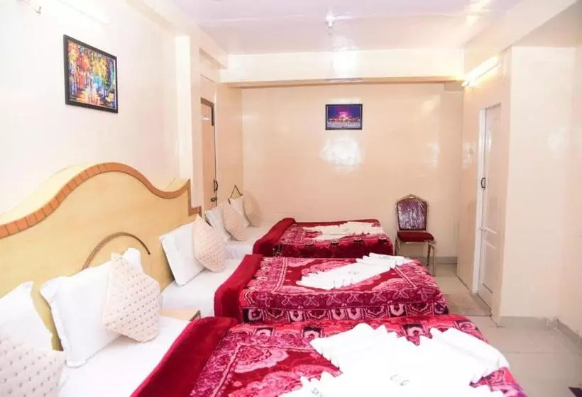 ホテル Ajantha Palace