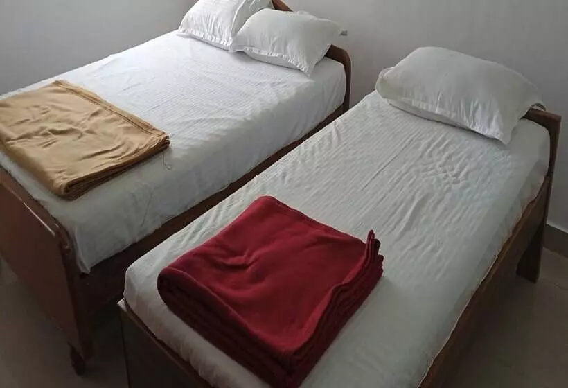 Hotelli East Coast Service Apartment