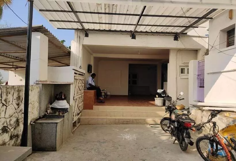 Hotelli East Coast Service Apartment