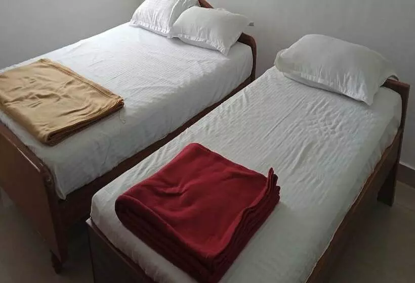 Hotelli East Coast Service Apartment