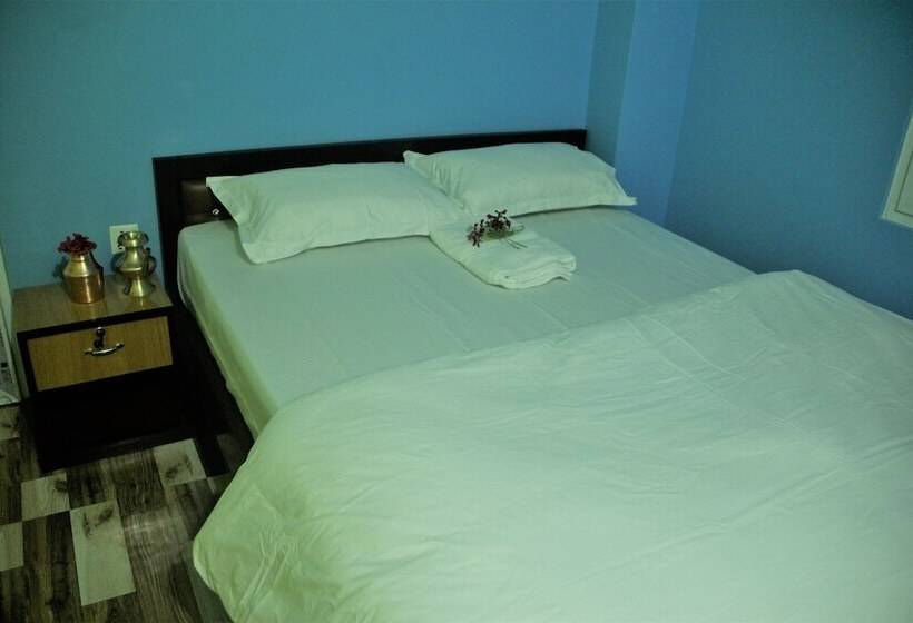 هتل Indralok Villa & Restaurant Begnas Lake