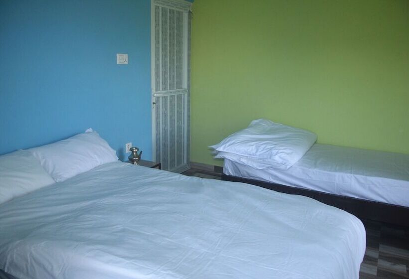 هتل Indralok Villa & Restaurant Begnas Lake