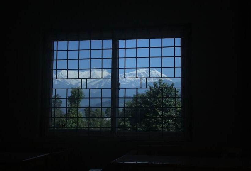 هتل Indralok Villa & Restaurant Begnas Lake