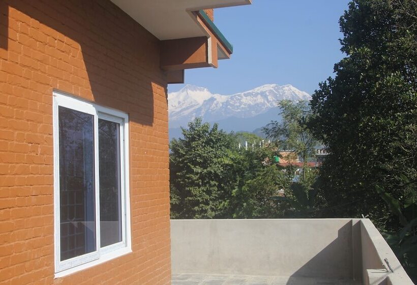 هتل Indralok Villa & Restaurant Begnas Lake