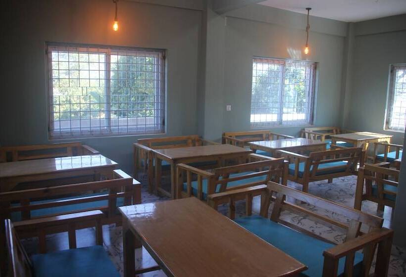 هتل Indralok Villa & Restaurant Begnas Lake