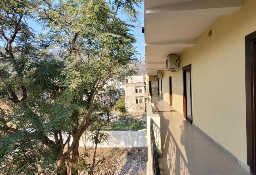 فندق Keshav Nandan By The Shivaay