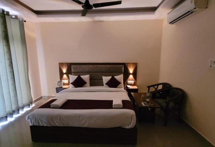 فندق Keshav Nandan By The Shivaay