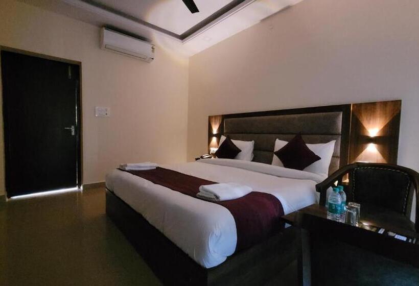 فندق Keshav Nandan By The Shivaay