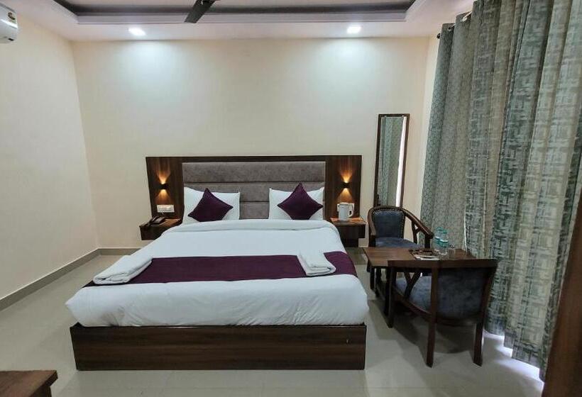 فندق Keshav Nandan By The Shivaay