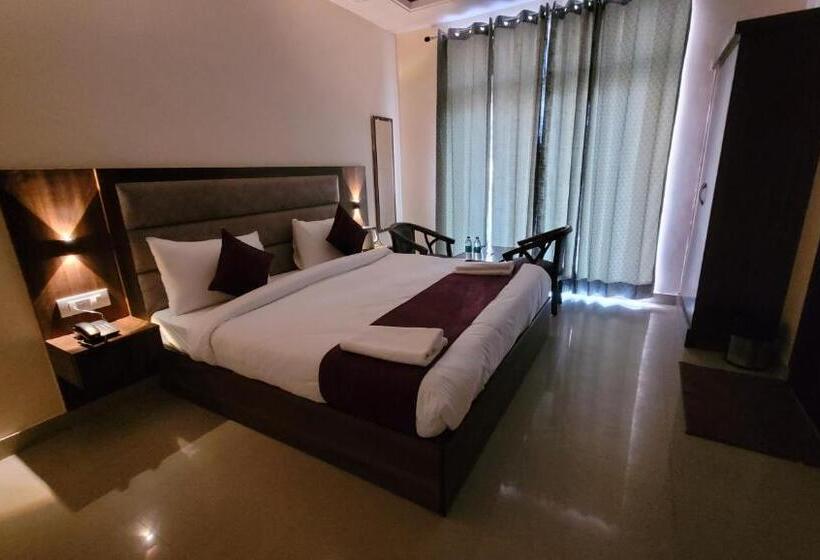 فندق Keshav Nandan By The Shivaay