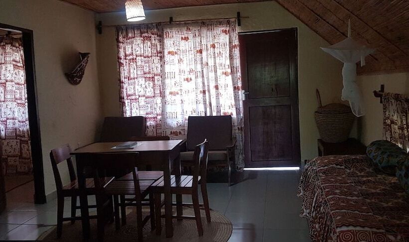 בית מלון כפרי Meru Mbega Lodge