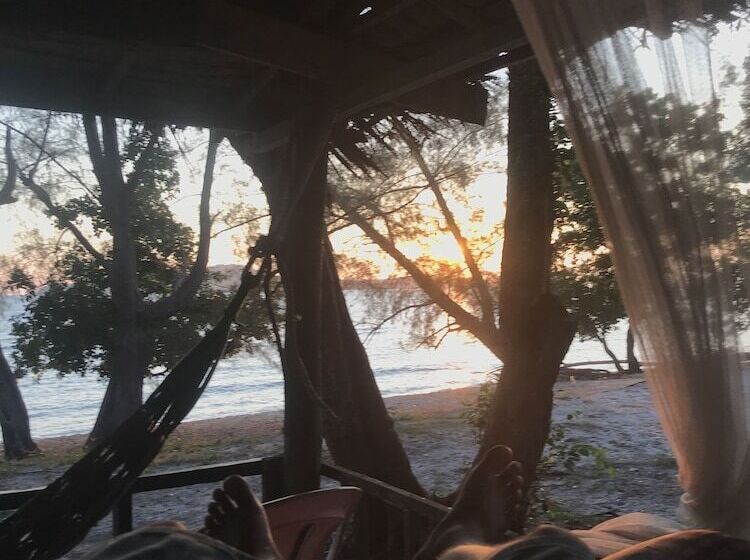 בית מלון כפרי Naks Shack