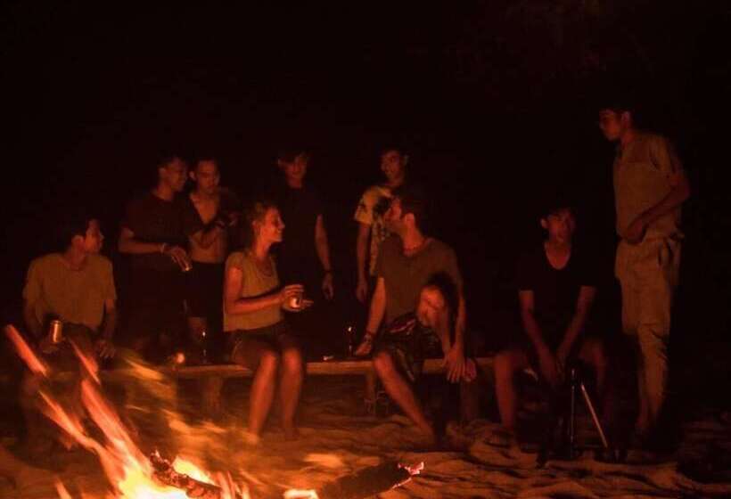 בית מלון כפרי Naks Shack