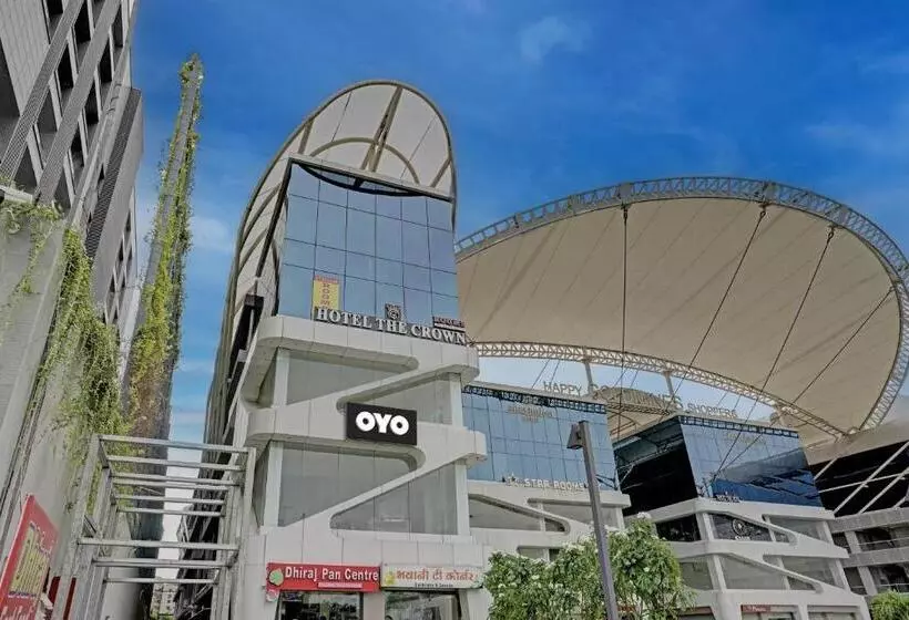 ホテル Oyo Flagship The Crown