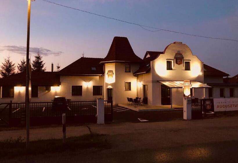 ホテル Panzió Route 87