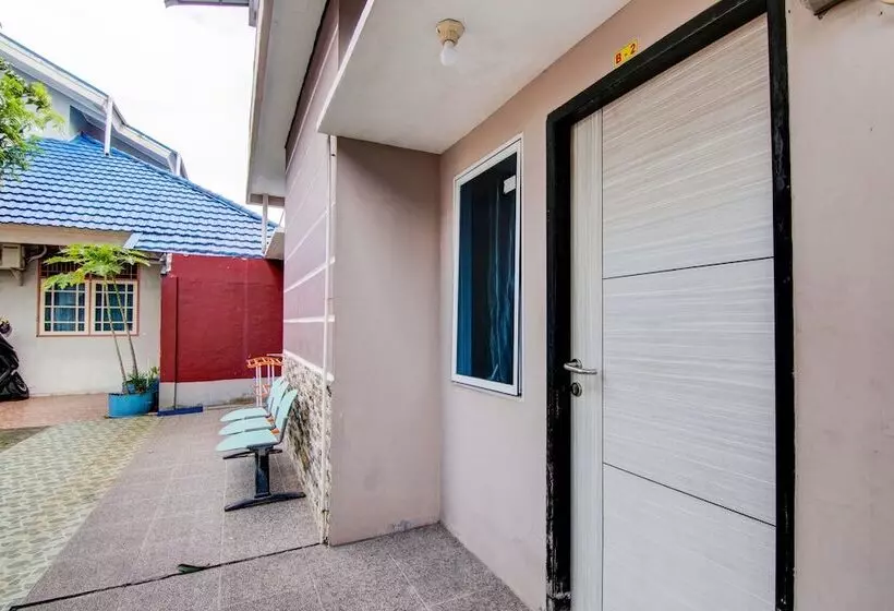 Hotelli Raya Guest House Syariah By Oyo