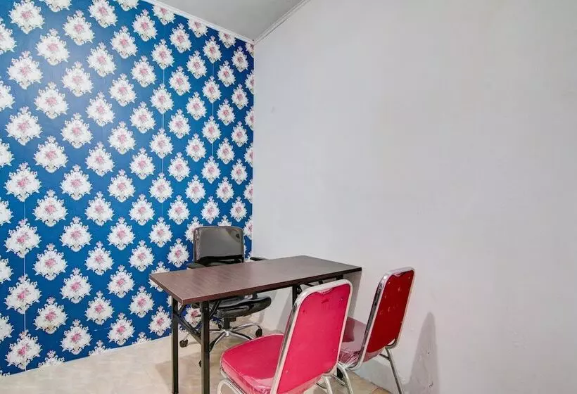 Hotelli Raya Guest House Syariah By Oyo