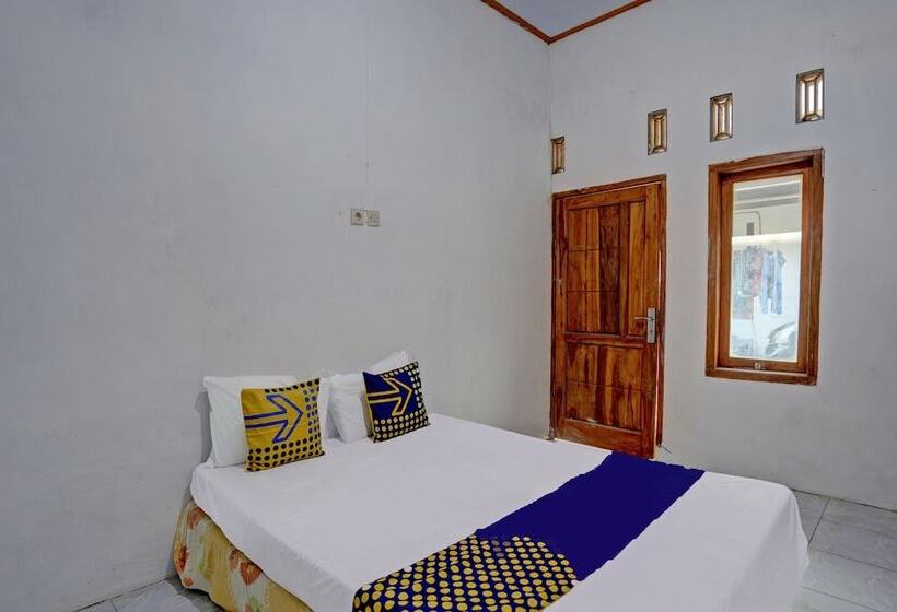 هتل Raya Guest House Syariah By Oyo