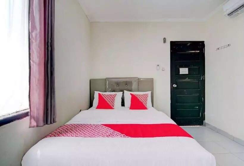 Hotelli Raya Guest House Syariah By Oyo