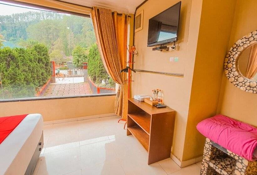 Hotel Red Chilies Hill