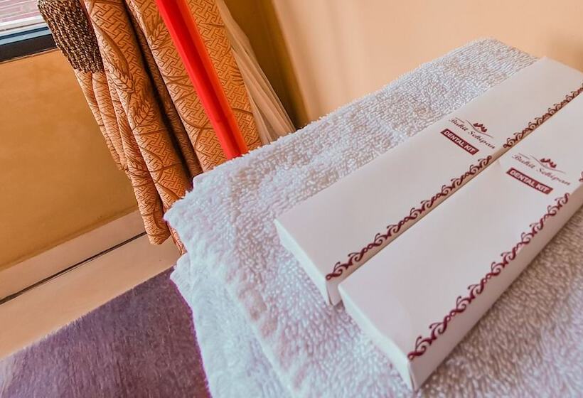 Hotel Red Chilies Hill