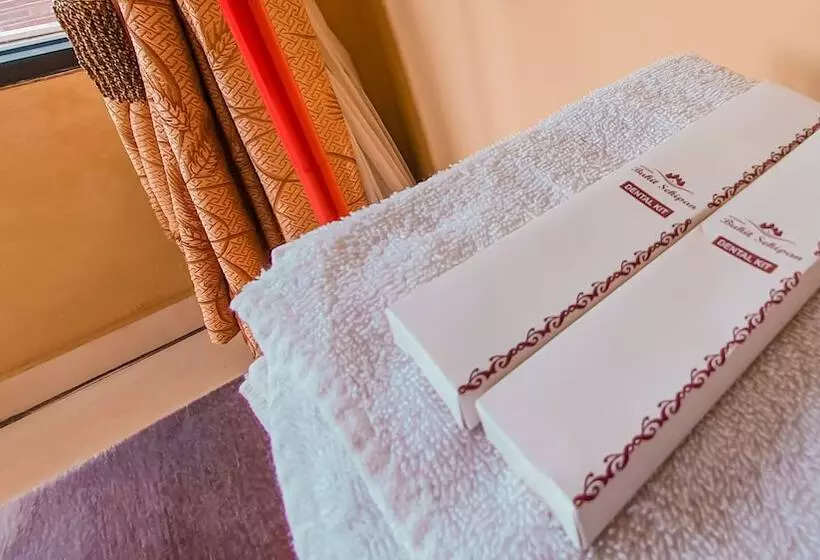 Hotel Red Chilies Hill