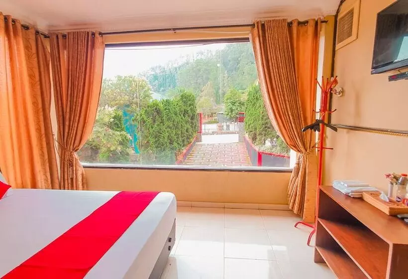 Hotel Red Chilies Hill