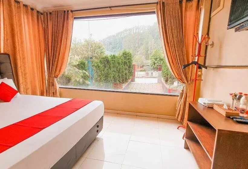 Hotel Red Chilies Hill