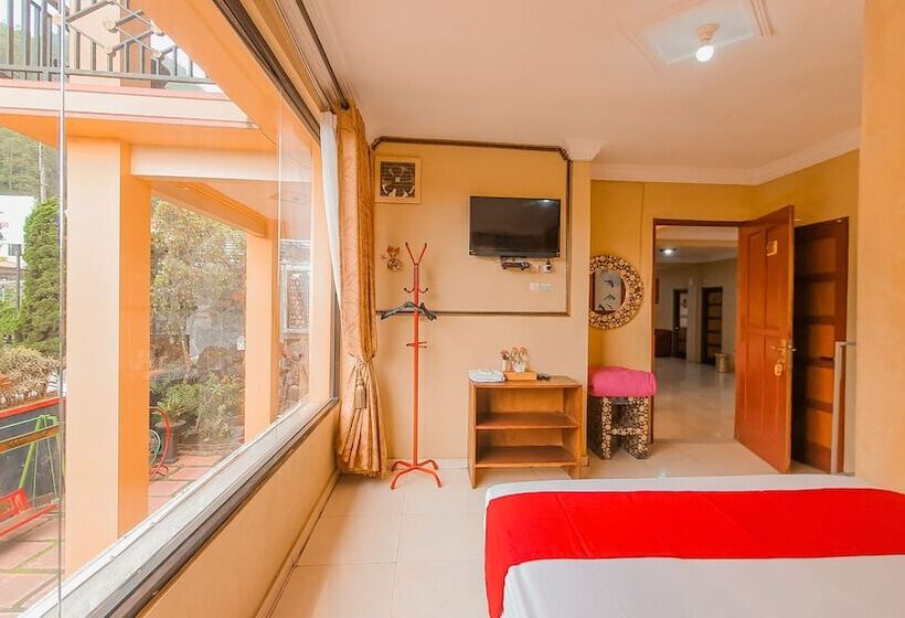 Hotel Red Chilies Hill