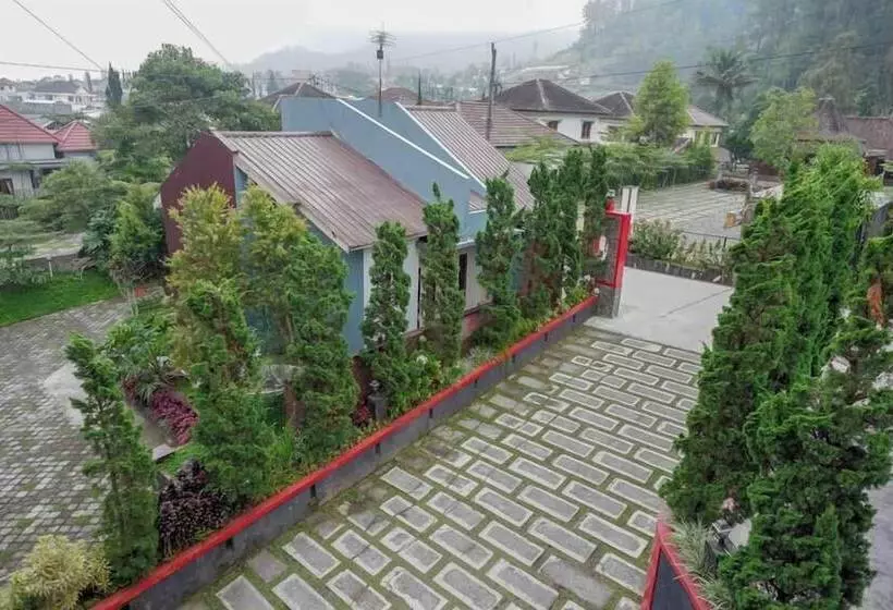 Hotel Red Chilies Hill