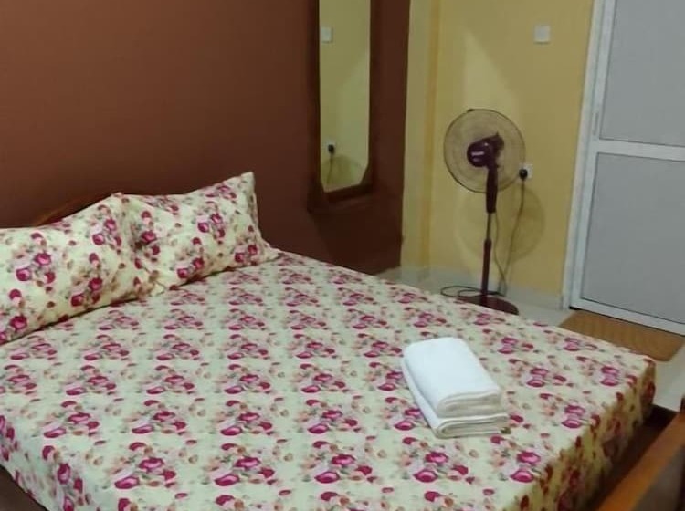 فندق Serene Inn Kandana