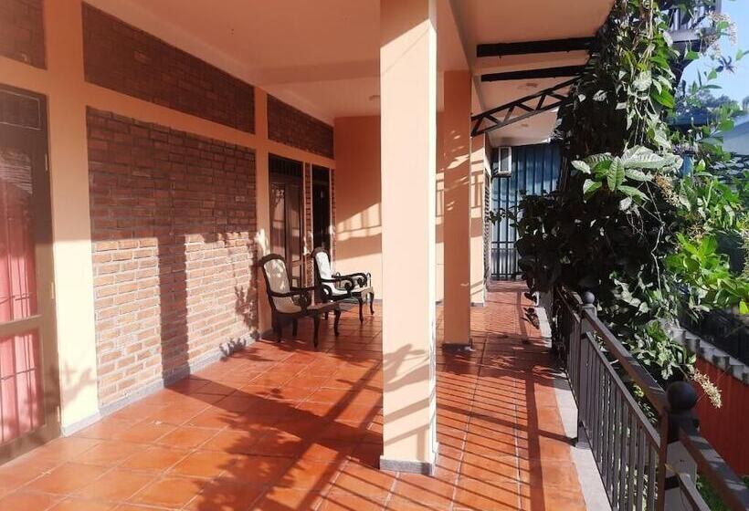 فندق Serene Inn Kandana