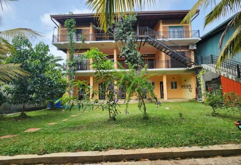 فندق Serene Inn Kandana