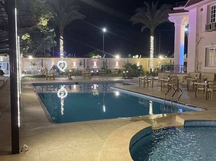 هتل Turquoise Pyramids Palace