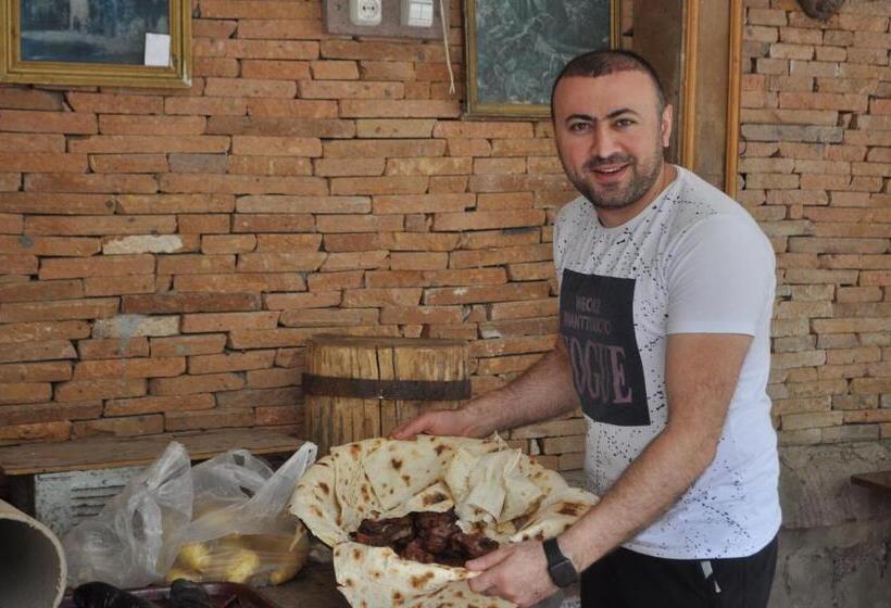 پانسیون Aghveran Eco Guest House