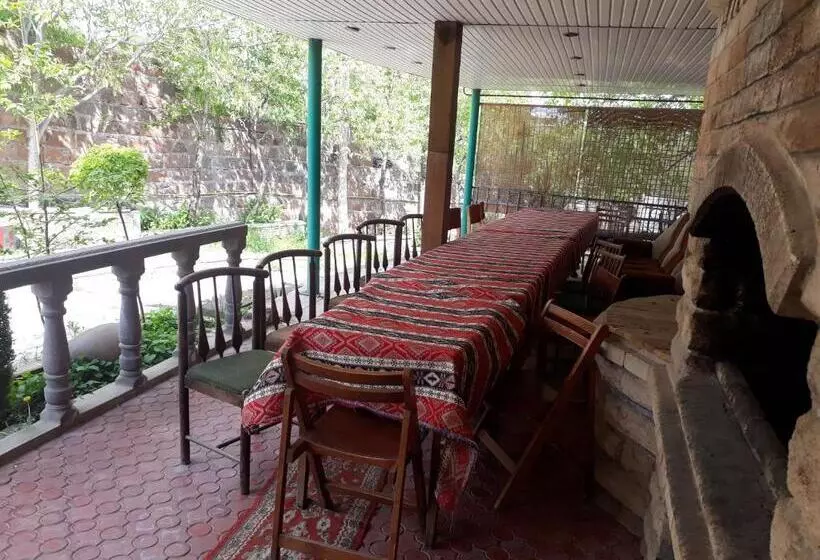 ペンション Aghveran Eco Guest House